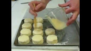 HOW TO MAKE SCONES [upl. by Lumbye]