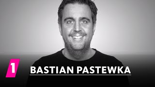 Bastian Pastewka im 1LIVE Fragenhagel  1LIVE [upl. by Oigimer]